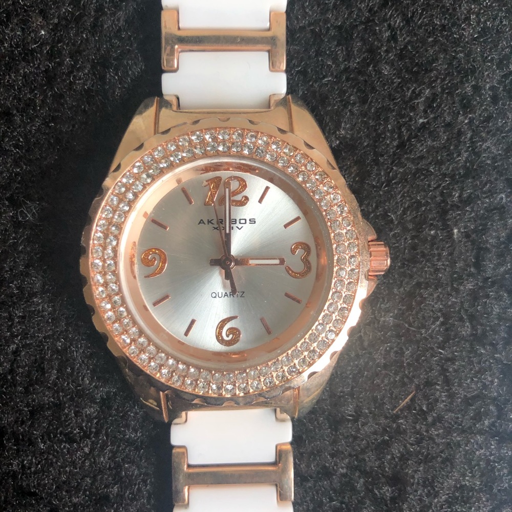 Akribos XXIV women’s watch 💸💸